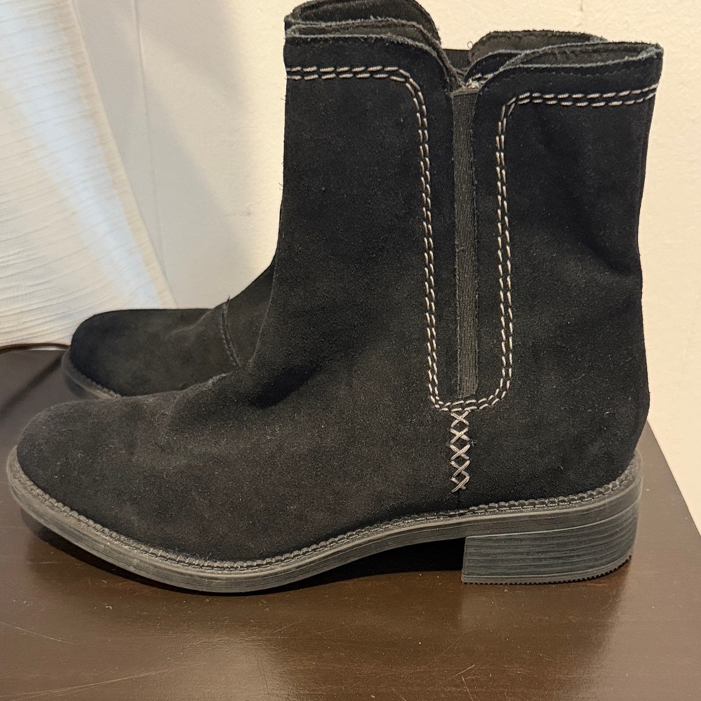 Clarks Black Sole Footwear